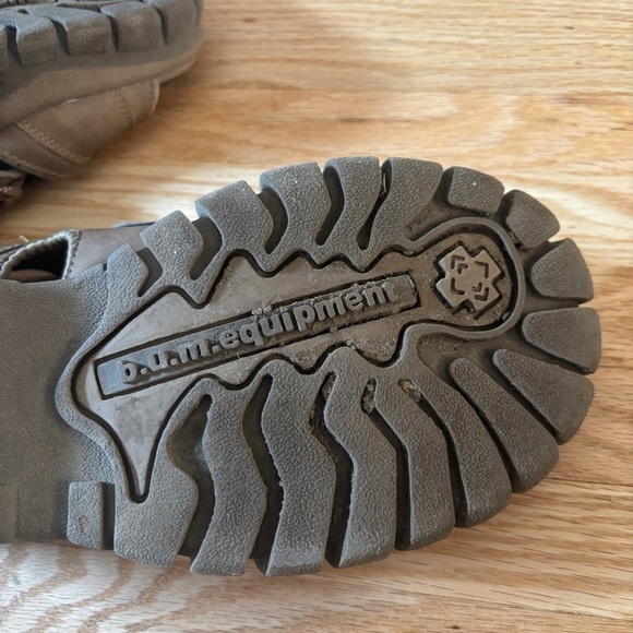 Vintage B.U.M. Equipment Tan and Brown Comfort Sandals - Picture 8 of 8